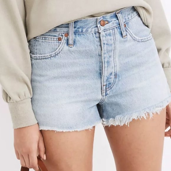 Madewell Curvy Relaxed Denim Shorts in Cedarcroft Wash Size 28 - Picture 2 of 7